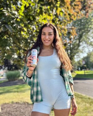 Tatiana Suarez Instagram - The new Fantasy Vibes is a new favorite flavor of mine! 😍 @celsiusofficial #CELSIUSBrandPartner#CELSIUSLiveFit