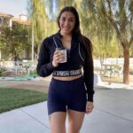 Tatiana Suarez Instagram – Enjoying this warm Vegas weather and hot coffee before it’s scorching hot 🥵 and I switch to iced coffee 🙌🏽

#mma #ufc #wmma #coffee #vegas