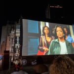 Tatiana Tiburcio Instagram - Ontem foi dia de @id_br um prêmio muito importante para o povo negro mas eu não tinha como estar lá porque ontem tbm aconteceu um evento muito especial: a pré estreia do longa DIÁLOGOS COM RUTH DE SOUZA de Juliana Vicente @julianavicente.br . O filme conta a trajetória da minha querida amiga Ruthinha. Uma das maiores atrizes do cinema, teatro e TV do Brasil cuja trajetória não recebe os holofotes merecidos não só pelo talento incontestável mas pela gigantesca contribuição para abertura de caminhos para as atrizes negras desse pais. Se hj eu sou atriz foi por conta dos meus olhos terem cruzado os olhos de Ruth numa cena do filme Sinhá Moça quando eu tinha uns onze, doze anos. Uns 15 ou 20 anos depois me encontrei com Ruth em minha primeira novela (curiosamente, Sinhá Moça) e a partir daí ela se tornou minha melhor amiga, estando presente nos momentos mais significativos da minha caminhada pessoal e profissional. No meu casamento, no nascimento do meu filho, na minha separação... rla sempre estava lá pra mim e eu pra ela... então ontem eu não podia estar em outro lugar senão ali de frente para o Teatro Municipal do Rio de Janeiro onde ela brilhou com o Teatro Experimental do Negro e onde me despedi de seu corpo em seu velório. Ontem um filme me passou na cabeça enquanto assistia o longa naquele lugar tão emblemático. Passei muito mal o dia todo... acho q meu emocional estava gritando. Mas no final da projeção, depois de abraçar a Ju, de encontrar meu mestre, amigo, pai, @hiltoncobra Cobrinha percebi q meu mal estar foi embora com minhas lágrimas de saudade e deu espaço para um gigantesco sentimento de gratidão, esperança e amor por aquela q me inspirou a ser a atriz q sou hj. Minha amiga... minha Ruthinha... como eu te amo! Parabéns Ju Vicente e @ornellas.dani por terem eternizado no veículo q ela mais amava sua brilhante trajetória. Foi uma noite mágica de encontros, reencontros e mais uma vez despedida da minha Ruthinha... t amo pra sempre...❤️ DIÁLOGOS COM RUTH DE SOUZA a partir de hj nos cinemas do Brasil