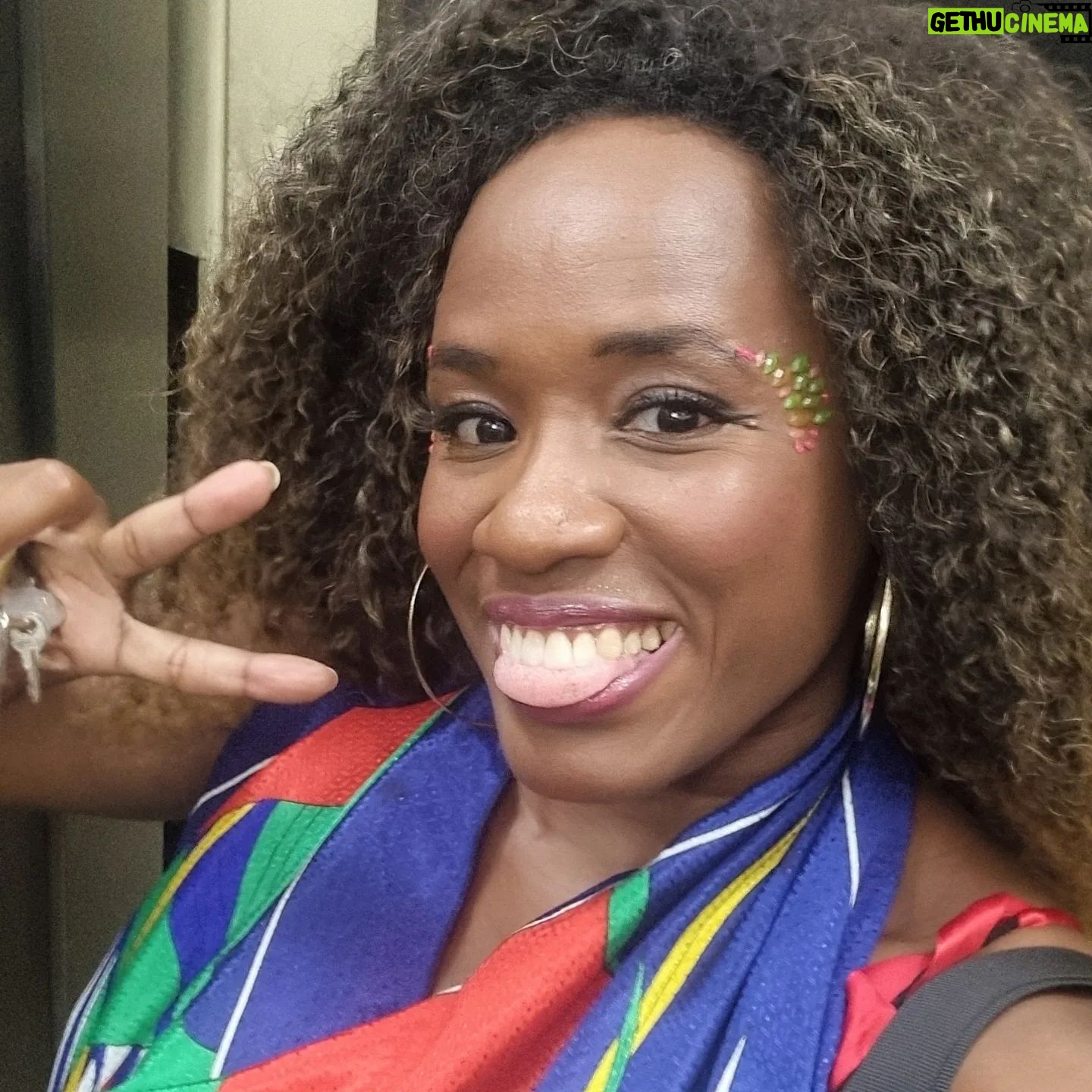 Tatiana Tiburcio Instagram - Vem Carnaval, seu lindo...! #camarotequemoglobo