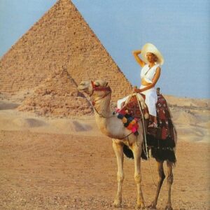 Tatjana Patitz Instagram - A different kind of ride Sunday funday 💛 #camel #egypt #90’s #brittishvogue @patrickdemarchelier @marygreenwell @sammcknight1