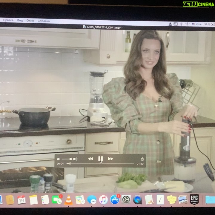 Tatyana Denisova Instagram - Сладких снов...👩🏽🍳💋💄