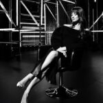 Tatyana Denisova Instagram - НОГИ Первая экстренная помощь при усталости ног- лечь на пол на спину возле стены и поднять ноги вверх👉🏽фото 2️⃣ лежать 10-15 мин, предварительно сняв носки , тугие джинсы, пояс верности или что там ещё сковывало вашу свободу в течении дня😅 Фото3⃣ О, ЛИОТОН Гель🙏🏽 Очень эффективный помощник - массажным движением нанести по всей поверхности ног - быстро снимает отёчность - лечение и профилактика варикозного расширения вен Вечером перед сном наносить на ноги -блаженство, снимает усталость и придаёт мгновенное ощущение лёгкости Особенно полезен перед полётом🛫 и после! ❗️LifeHack❗️Чтоб дважды не вставать)- ЛИОТОН помогает быстро снять сосудистую головную боль 🤕-втереть Гель обильно в виски и в затылочную часть, так же нанести массажными движениями на шейный отдел🙌🏽 ДЛЯ НАТРУЖЕННЫХ ТАНЦЕВАЛЬНЫХ И СПОРТИВНЫХ НОГ врач реабилитолог советовал мне в целях профилактики и лечения профессиональных травм смешивать ЛИОТОН Гель ТРОКСЕВАЗИН Гель и ДОЛОБЕНЕ Гель в равных пропорциях-наносить на ноги массируя до полного впитывания!👍🏽 Про ноги можно бесконечно...до связи, будьте здоровы🤍 #этиногинебудутодиноки #такиедевушкикакзвёзды #звёздызвёздызвёзды #какона
