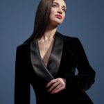 Tatyana Denisova Instagram - 💄💋 «Я такая, какая есть, нравится вам это или нет». Иконическая помада Rouge Pur Couture от @YSLBEAUTY для женщин, которые знают, что хотят сказать. И как это сказать. Помада, которая ясно показывает мои убеждения. #ROUGETALKS #YSLBEAUTY @YSLBEAUTY @REDKEN @kirillshabalin @ani_mikheeva @ekaterina_o_goncharova @zhenyabayan @di_petrusha 💄Оттенок № 156 — Nu Transgression Приготовьтесь нарушать правила: говорить громко или шептать страстно, неважно. С этим нюдовым оттенком я-это я.   💄Оттенок № 1966 — Rouge Libre 1966 год — когда Ив Сен-Лоран нарушил привычные представления о ношении смокинга. Мощный элемент мужского гардероба неожиданно стал женским. Свобода собственных решений и удовольствие от провокационных высказываний.