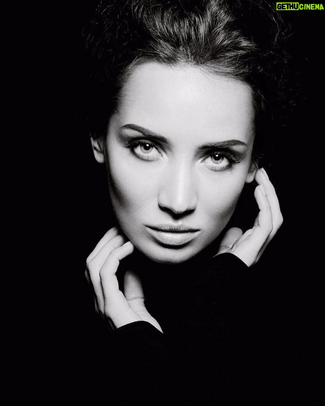 Tatyana Denisova - 17.3K Likes - Нашла фото старое. Не люблю фотографироваться, правда @iartsevava Валюша? Не поймать меня.
Надо учиться.
Как дела у Вас?🖤🐾