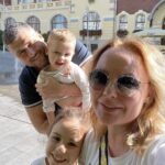 Tatyana Morozova Instagram - Моя неуловимая команда😂 Собрать всю семью вместе задача не из простых😁 Могу поспорить, что у вас примерно такая же ситуация))) Я угадала?