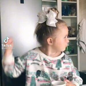 Tatyana Morozova Instagram - Лучшего видео, чем это не сыскать во всем тикток😂 На моменте с бугабу и родительским чатом я уже плакала от смеха!!)

Мамы, насколько правда? По-моему это 10 из 10!😁