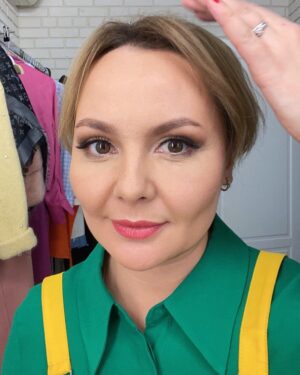 Tatyana Morozova Instagram - Семью с утра накормила, теперь пора и ланч для всей страны сделать. Пока приехала на съёмки и жду начала — догадаетесь что сегодня будем готовить?