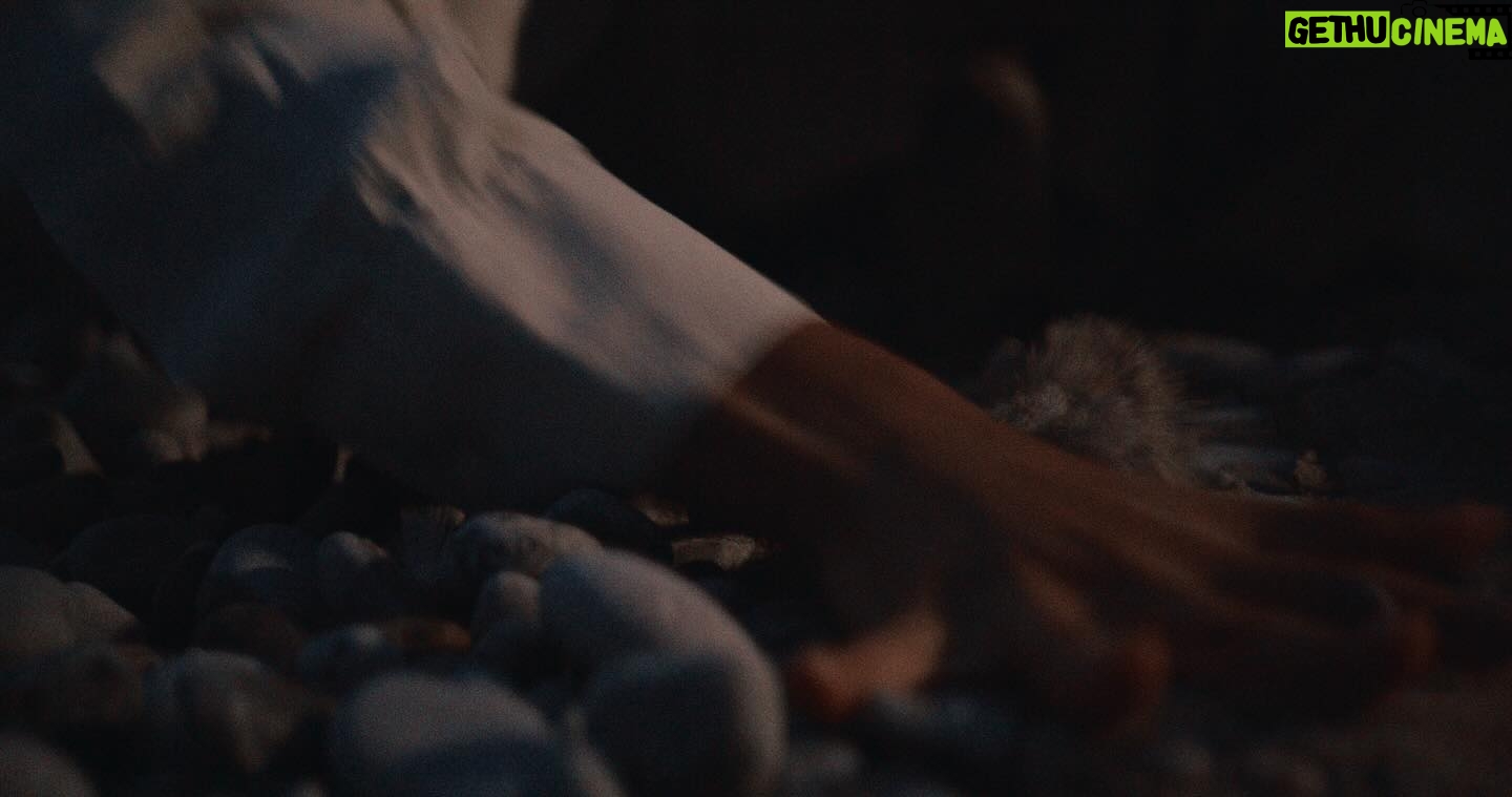 Taveeta Szymanowicz Instagram - stills from our little film "metamorphosis" — out now on @beyondtheshort ⭐️ link in bio x Creative Director:@taveeta DOP: @thepeterschnobb Producer: @madetotell Post Production: @thepeterschnobb First Assistant Camera: Jason Lin Production Assistant: @scottydynamo Hair, Makeup, Wardrobe: @jessgagliano Dancer/Choreographer: @taveeta Music: Spearfisher