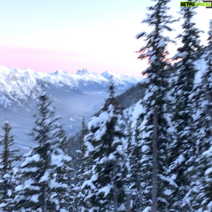 Taveeta Szymanowicz - 3 Likes - I will always be in awe of this place we get to call home. Happy Day to our beautiful planet 🌎