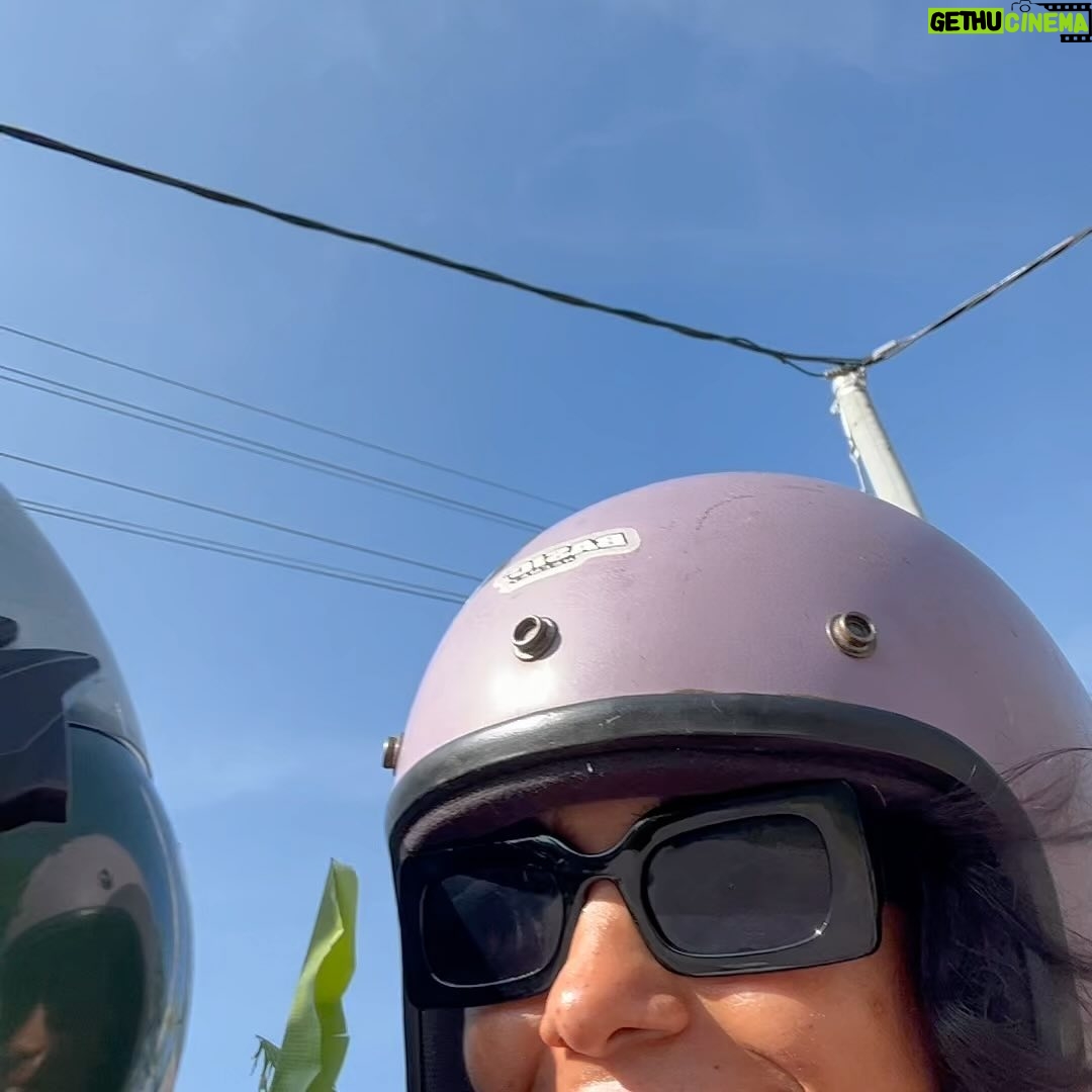 Taveeta Szymanowicz Instagram - travelling solo is terrifying and exhilarating but I love every second of it. Indonesia, your monkeys are wildn, your food is delicious, and your people are SO VERY kind. I’m tanner than tan, got smacked by a tree lizard, soared up a volcano, and am now a professional motor bike passenger haha. I have learned so much about your culture, made new friends, and even got to catch up with an old one! feeling very lucky and incredibly grateful for this life I get to live. Here’s to making the most out of it. matur suksma 🙏🏽🤍
