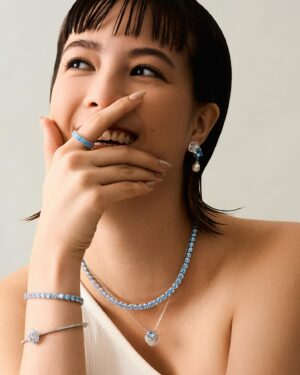 Tay Ying Instagram - Sparkling love for the woman who brightens every moment. Happy Mother’s Day to the jewel of our hearts 🤍

@Swarovski #swarovski #SwarovskiHyperbola #SwarovskiIdyllia #SwarovskiMatrix
