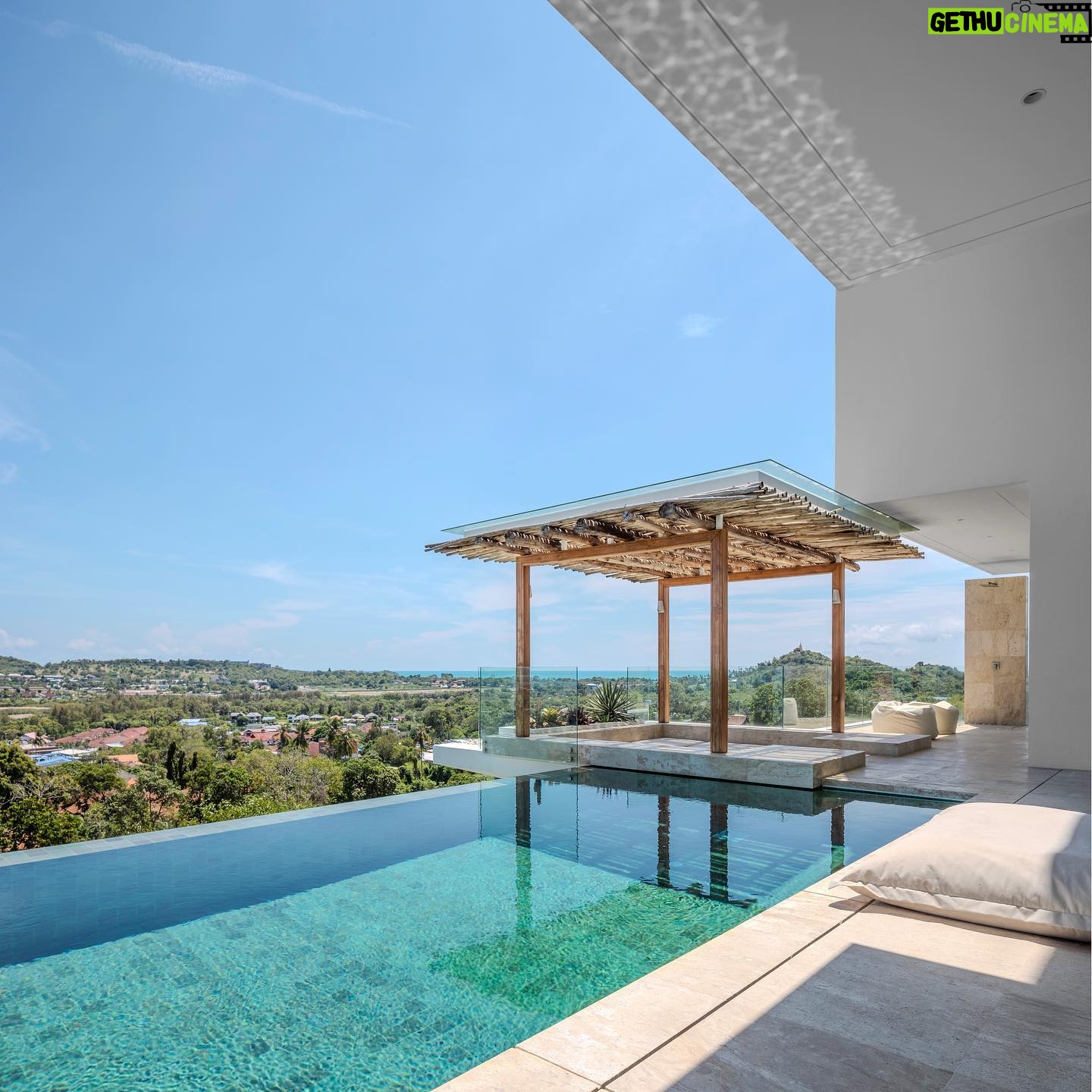 Taya Rogers - 7.8K Likes - Home is where the heart is ❤️🏡☺️ @villahokulani
Where do you think we spend the most time in the house? 👀
#Samui #mt1632 #home #needArtWork #comingalong #islandlife #thailand #poolvilla