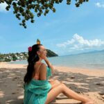 Taya Rogers Instagram – Vibrant scents got me feeling fresh this summer with the Blossoms Collection from Jo Malone London 🌺

Loving these 2 scents, 🌞 Sunlit Cherimoya with mouth-watering fruitiness and Yuzu Zest with uplifting citrus-notes 🍋🏖️

The Blossom Collection comes with vivid orage box and limited edition striped bag 💛 Don’t forget to grab your favourites and enjoy this summer with Jo Malone London 😘 

@JoMaloneLondon #JoMaloneLondonTH  #BrilliantBlossoms