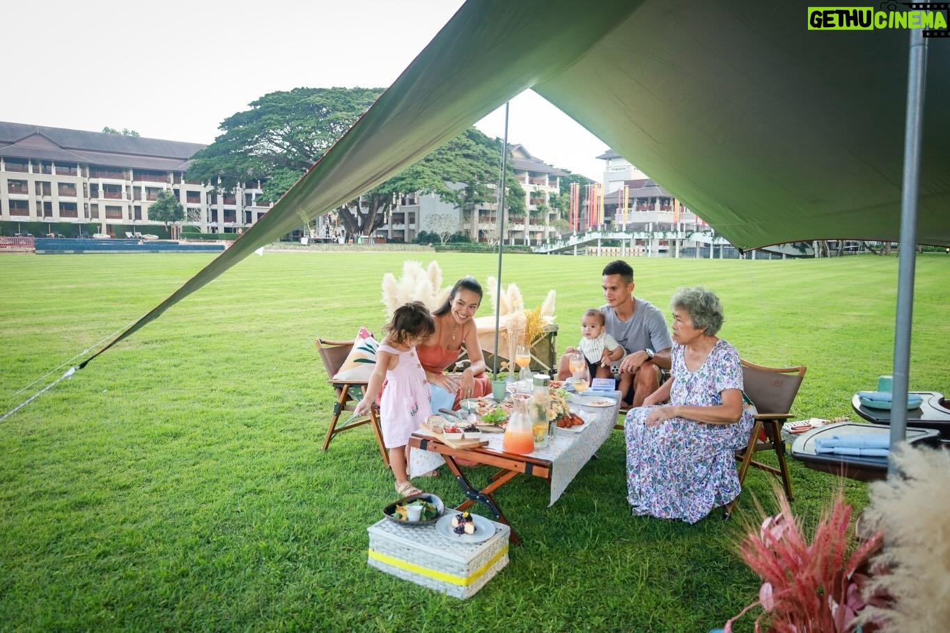 Taya Rogers Instagram - Such a wonderful day @lemeridienchiangrai 🥰 Mila loved our riverside picnic 🧺🌳 Can’t wait to explore Chiangrai 🏞️
