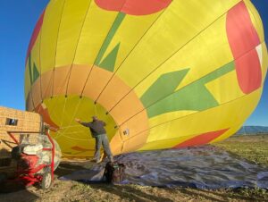 Taylor Cole Instagram - Higher than a kite🎈A Tahoe must! 😍 Come fall in love with @laketahoeballoons ‘ #Juliet she even takes off from the lake!!! Fun and educational with @laketahoeballoonpilot 🥂#adforadventure #tahoerenogolfmediatour