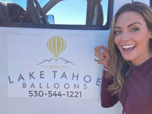 Taylor Cole Instagram - Higher than a kite🎈A Tahoe must! 😍 Come fall in love with @laketahoeballoons ‘ #Juliet she even takes off from the lake!!! Fun and educational with @laketahoeballoonpilot 🥂#adforadventure #tahoerenogolfmediatour
