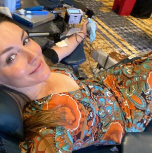 Taylor Cole Instagram - ♥️ #donatebloodsavelives @vitalant