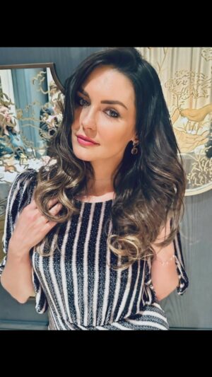 Taylor Cole Instagram - From the bottom of my heart I want to say a most sincere and genuine thank you to @hallmarkchannel for forever changing my life in every way possible. 💝 From the friends, family and fans, to a platform that allows us to spread love and give back, I am beyond grateful for all that Hallmark provides. 🥹This year was extra hard for a multitude of reasons for so many of us, but in true Hallmark fashion you ended my year with a smile, warm heart and Christmas cheer. 🎶 That’s what family is for. 💞 Also a huge thank you to @thats4ent Christmas Con for bringing the Hallmark fans and grateful hearts together every year. Hearing the touching stories from the best fan base in the world is truly the gift that keeps on giving.🎁 #hallmarkchannel #christmasoncherrylane  #gratefulheart #merrychristmas🎄 and #happyholidays 🥂