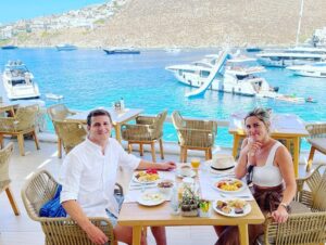 Taylor Louderman Instagram - MYKONOS music ban 2021

#mykonos #greece #greece🇬🇷 #greecetravel #honeymoon #honeymoondestination