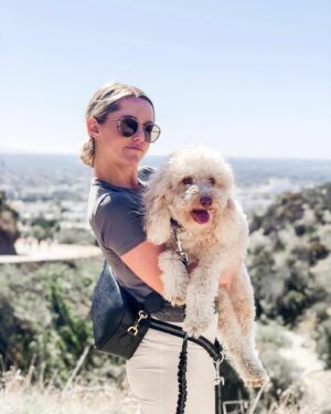 Taylor Louderman Instagram - Gearing up for another few months in LA. 🙌🏻 #kenan Season 2!

#nbc #losangeles #goldendoodle