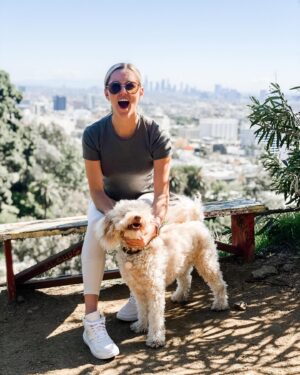 Taylor Louderman Instagram - Gearing up for another few months in LA. 🙌🏻 #kenan Season 2!

#nbc #losangeles #goldendoodle