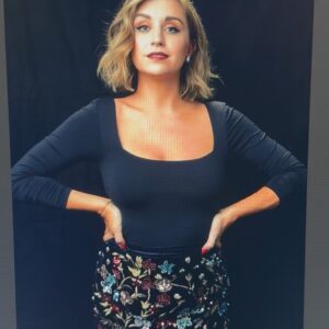 Taylor Misiak Instagram - I’m giving “I don’t know what to do with my hands” but @j2pix made it WORK 📸

💇🏼‍♀️: @pavyartist 
💄: @kristeeliu 
#TCAportrait