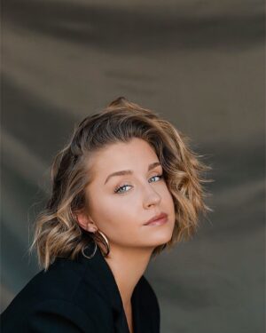 Taylor Misiak Instagram - 📸 @photographybyjohnmark