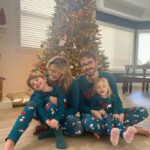 Taylor Dooley Instagram - Merry Christmas & Happy Holidays to everyone ❤️ All glory to the newborn King 😍 Praising and thanking God for sending His son, Jesus, as a savior to ALL! And so incredibly grateful for family, love, joy, and peace in this holiday season. Sending you all so much love from me and my favorite tribe of goofballs (swipe to see us being silly 😜). I love always laughing through life with these three, God is so good 🥰
