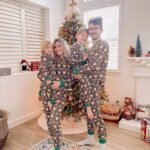 Taylor Dooley Instagram - We had the most beautiful Christmas Day yesterday filled with all our favorite people, so much love, laughter, smiles, joy, presents, and makeovers (courtesy of little miss Adaline and her new makeup set swipe over to see the results 😂)!! 🎁🎄😍 Celebrating the true gift of the season, Jesus 🥰 Wishing you all the most blessed day yesterday and an amazing holiday season from our family to yours 💛