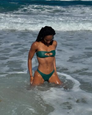 Taylor Hale Instagram - It was me vs the ocean and if you saw the rest of the photos in my camera roll - we’d all agree the ocean won 🤣
