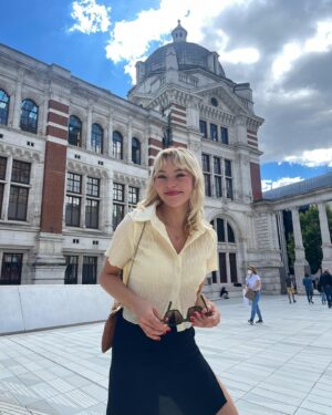 Taylor Hickson Instagram - thank you london, thank you starfury, & thank you for the VIP tour ms. london babe @jadziascott_ 🇬🇧