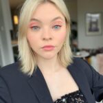 Taylor Hickson Instagram - we wrapped season 2! fun glam moment from promo 🌷