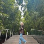Taylor Hickson Instagram - i put makeup on and made it outside