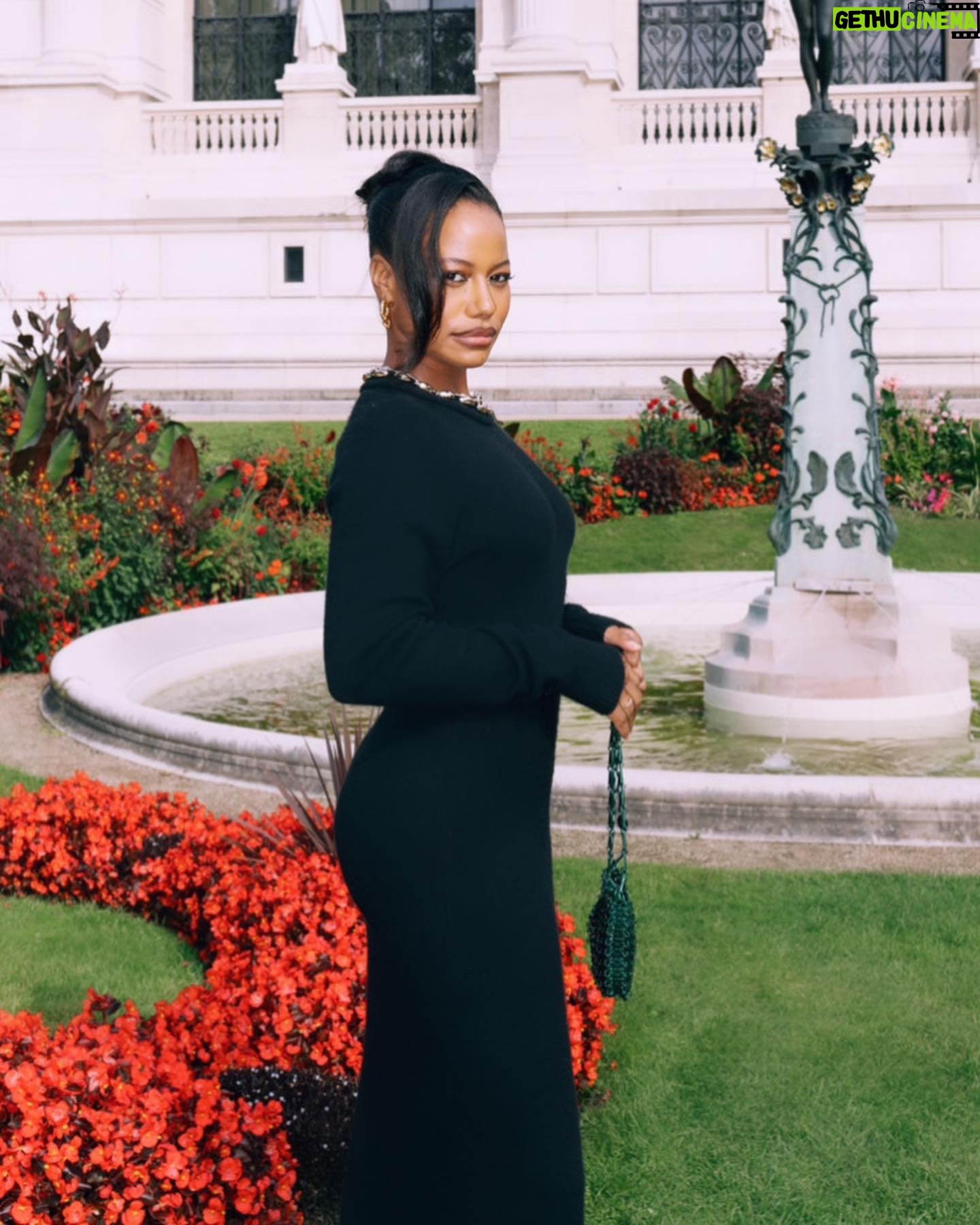 Taylour Paige Instagram - @rabanne show!!! Me as Tony Montana’s wife right after a good blow out #pfw