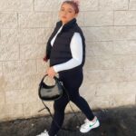 Teilor Grubbs Instagram - 🖤🖤🖤 vest: @romwe #romwe #romwehaul Teilor15a for an extra 15% off✨ sku: sw2206214272441411