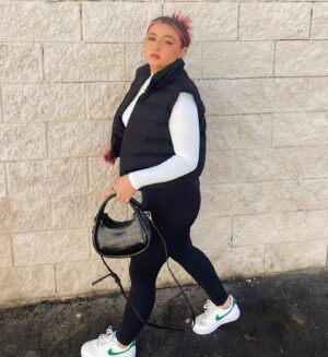 Teilor Grubbs Instagram - 🖤🖤🖤

vest: @romwe 
#romwe #romwehaul 
Teilor15a for an extra 15% off✨
sku: sw2206214272441411