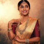 Teja Venkatesh Instagram - Dreamy 🤍 Saree draping @d_sareedrapist Makeup @jeru_bridal_studioo Saree @sesha_bridalwear Camera @aadhityasivam Jewels @chennai_jazz Hairdo @shadesofyourdream Makeup Assistant @rajime27_makeover_hub #tejavenkatesh #tejainsaree #saree #chennai #traditional #sareelove #tejavenkatesh😍😍