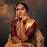 Teja Venkatesh Instagram – One doesn’t just wear attire but embraces a legacy of splendor, embodying the essence of royalty with every graceful movement, evoking the timeless allure of Indian heritage and culture. 🤍 

Saree draping @d_sareedrapist 
Makeup @jeru_bridal_studioo 
Saree @sesha_bridalwear 
Camera @aadhityasivam 
Jewels @chennai_jazz 
Hairdo @shadesofyourdream 
Makeup Assistant @rajime27_makeover_hub 

#tejavenkatesh #tejainsaree #saree #chennai #traditional #sareelove #tejavenkatesh😍😍