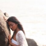 Teja Venkatesh Instagram – In the embrace of the sea, trying to wash away the pain.🌊

📸 @vdop_photography 

H&M: @noormakeup.sculpture 

Stylist: @muthunagaimurugesan 

Wardrobe: @sesha_bridalwear 

Drone shot @ajitricks_ 

Jewels @fineshinejewels 
.
#portrait #fashionable #westernfashion #beach #beauty  #beautyshots #makeup #portraitphotography  #tejavenkatesh #teja #trending #photoshoot