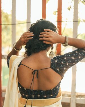 Teja Venkatesh Instagram - 🤍🤍✨✨ 

📸 @snipershotphotography 
 Saree @aneeqaofficial 
Makeup @shobsmakeover 
Draping @d_sareedrapist 
Hair @pooja_hairstylist_