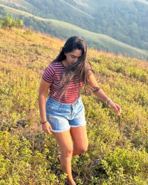 Teja Venkatesh Instagram - Sakleshpur 🤍🤍 

📸 @___shakthi_____ 🤍

#sakleshpur #bellur #tejavenkatesh #nature #naturelove #sunset