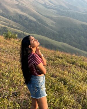 Teja Venkatesh Instagram - Sakleshpur 🤍🤍 

📸 @___shakthi_____ 🤍

#sakleshpur #bellur #tejavenkatesh #nature #naturelove #sunset