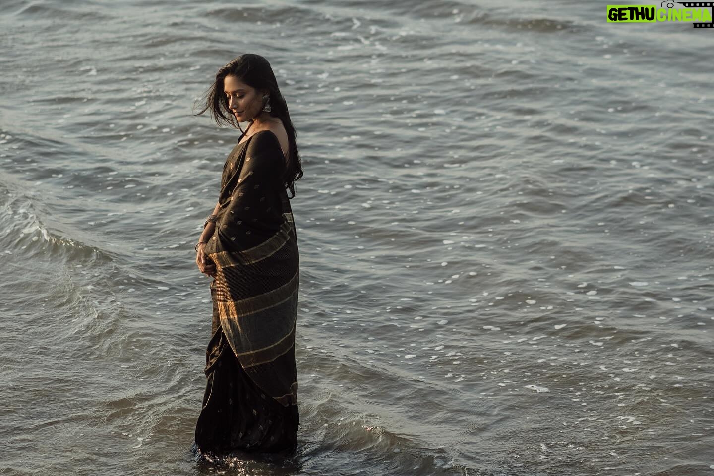 Teja Venkatesh Instagram - βLost in the rhythm of the waves, draped in elegance.βπ€π : In frame : @tejavenkateshoffl β¨ Shot by : @sriram.k_dop β¨ Mua : @sha_thebridesroom β¨