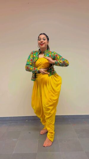 Tejaswani Behera Instagram - Chinnaga chinnaga chinnaga 🫣🧡💚 

#viral #trendingreels #explore #trend #instagram #followforfollowback