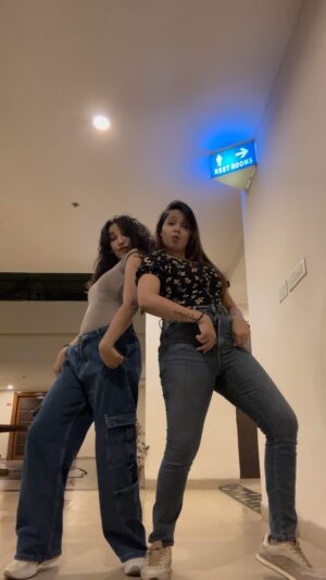 Tejaswani Behera Instagram - 😙After long time with my babeeee….finally we got time to make reel together 😭❤️💌
.
.
.
.
.
.
#dance #dancereel#dhee#dheechampions#mansidhee#tejaswinidhee#dhee10 #rangurakkara #telugureels #reelsinstagram #reelitfeelit