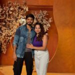 Tejaswani Behera Instagram - Anand garu said - mi fans thidtharemo hug chestunte 🫣 Inner me - butterfly butterfly🥰🦋 He is such a sweet person ! ✨♥️ @ananddeverakonda 🫶🏻 #gamgamganesha ✨