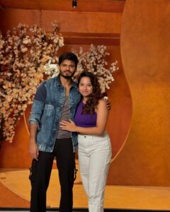 Tejaswani Behera Instagram - Anand garu said - mi fans thidtharemo hug chestunte 🫣 Inner me - butterfly butterfly🥰🦋 He is such a sweet person ! ✨♥️ @ananddeverakonda 🫶🏻 #gamgamganesha ✨