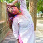 Tejaswani Behera Instagram - Few of my crazy Holi pictures ! 🌈✨🎨 #explore #viral #photooftheday #photoshoot #instagram #holi #post