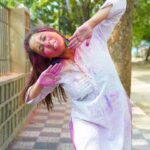 Tejaswani Behera Instagram - Few of my crazy Holi pictures ! 🌈✨🎨 #explore #viral #photooftheday #photoshoot #instagram #holi #post